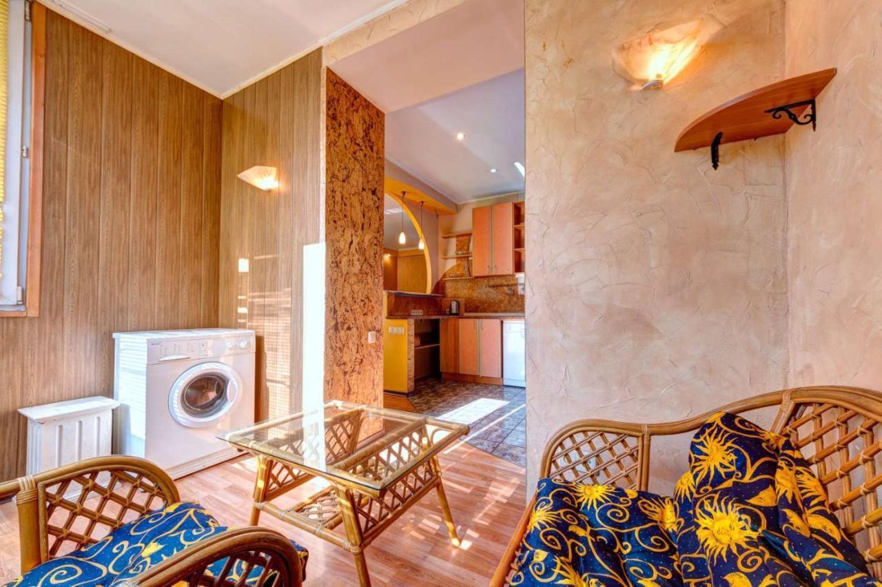 Three-Room Apartment Near Ocean Plaza Kiew Exterior foto