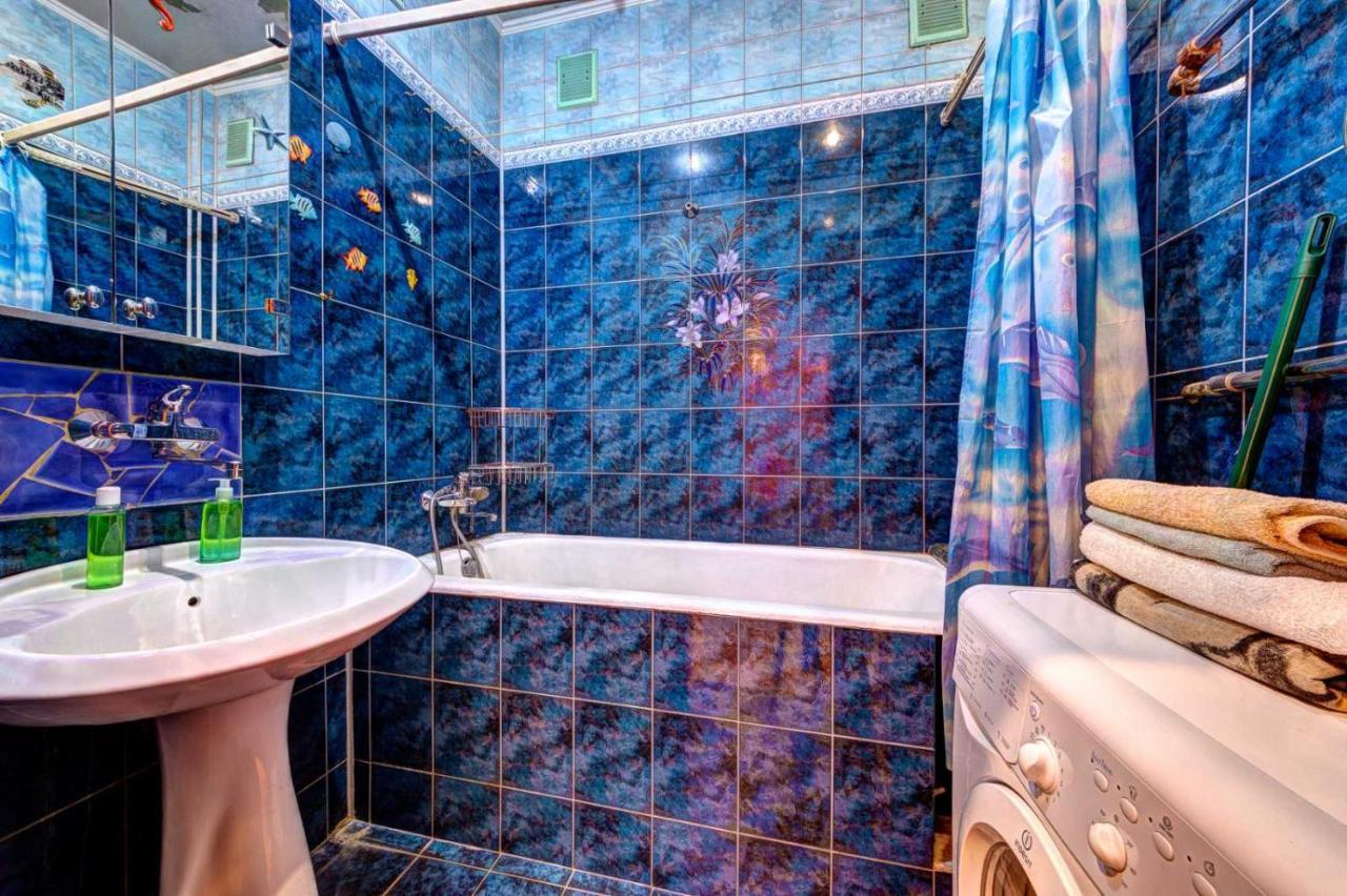 Three-Room Apartment Near Ocean Plaza Kiew Exterior foto